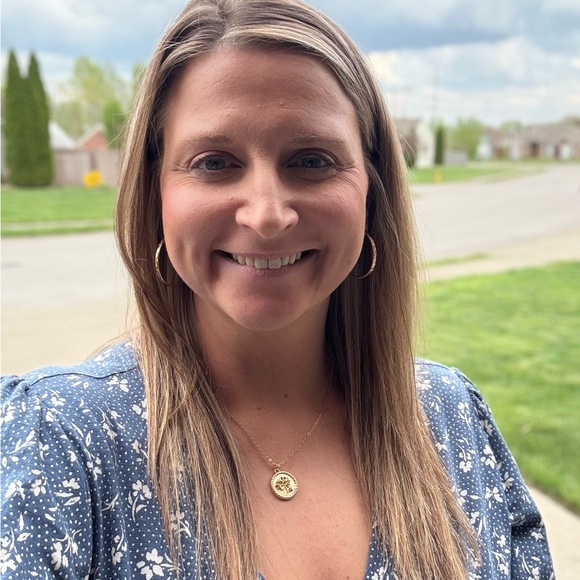 Meet your Posher, Amanda - Picture 1 of 1